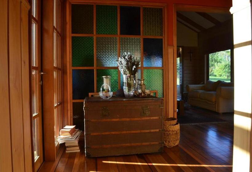 بنسيون Outrippers Pucón