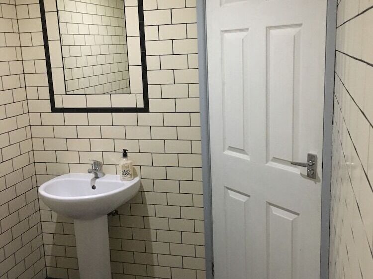 The Liverpool Pod Travel Hostel