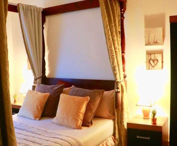 The Liverpool Pod Travel Hostel