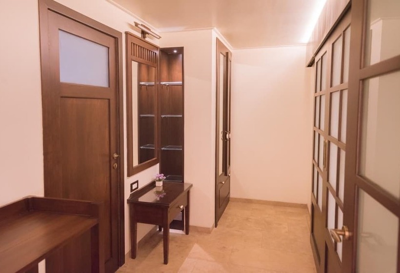 Отель Kyriad Prestige Riverside Amba Ghat