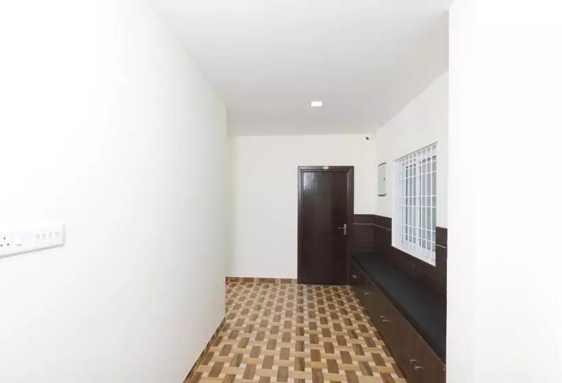 Hotelli O Perfect Stay Near Meenambakkam Metro Station