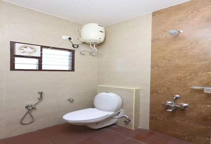 Hotelli O Perfect Stay Near Meenambakkam Metro Station