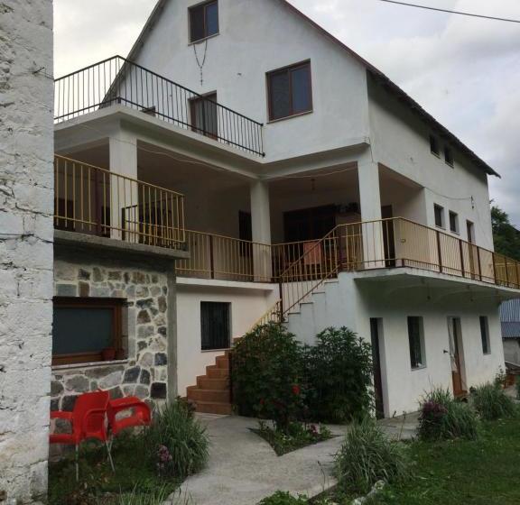 Majatalo Bujtina Kometa