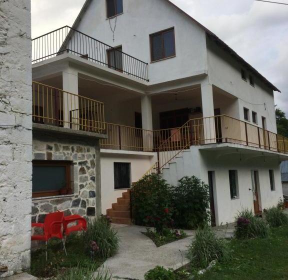 Majatalo Bujtina Kometa