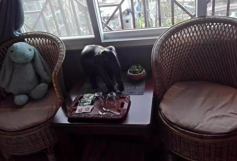 پانسیون Cafe Beyond And Guest House