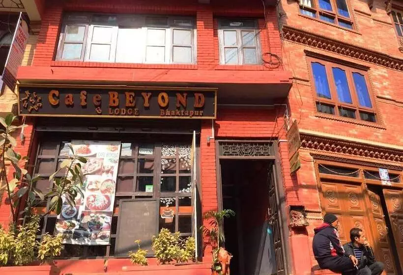 پانسیون Cafe Beyond And Guest House