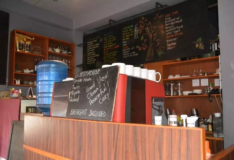 پانسیون Cafe Beyond And Guest House
