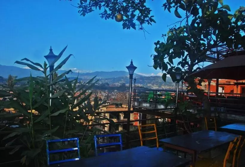 پانسیون Cafe Beyond And Guest House