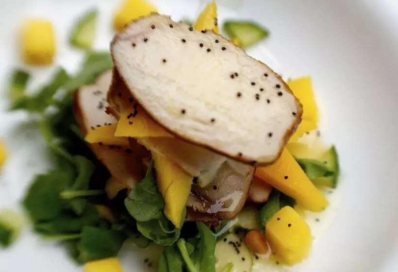 Majatalo Peak Weavers