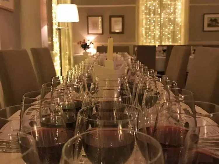 Majatalo Peak Weavers