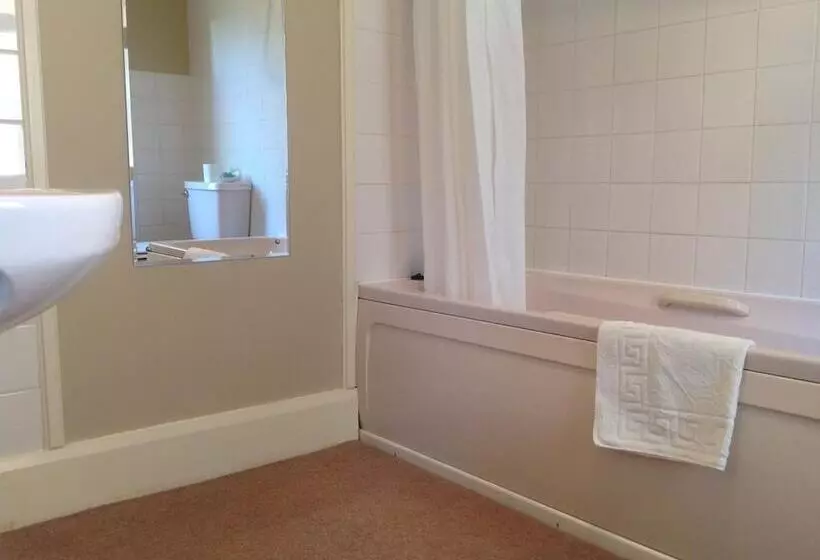 Majatalo Peak Weavers