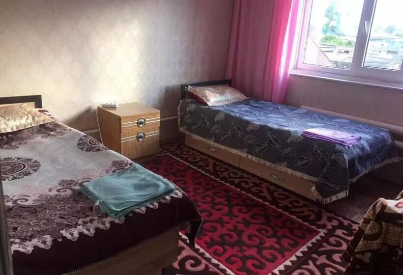 پانسیون Center Guesthouse