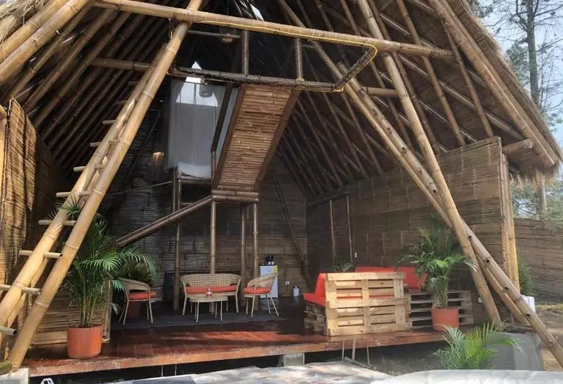 ユースホステル Samay Glamping Airport