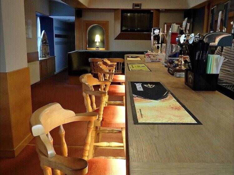 Отель Burntisland Sands