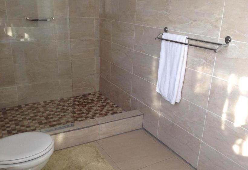 Majatalo Vinolux Guest House