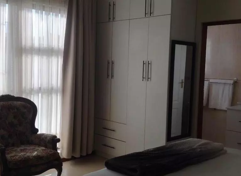 پانسیون Vinolux Guest House