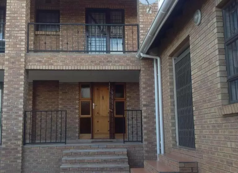 پانسیون Vinolux Guest House