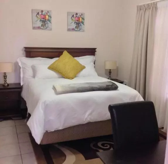 پانسیون Vinolux Guest House