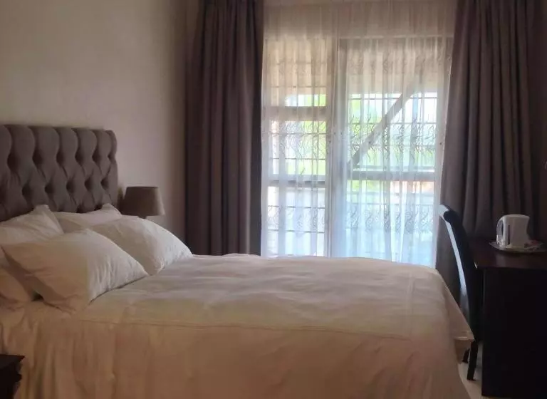پانسیون Vinolux Guest House