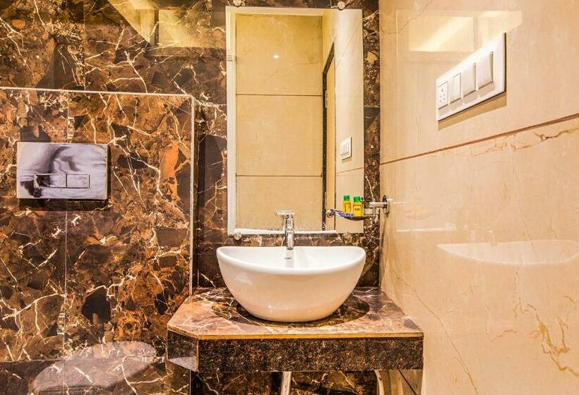 Fabhotel Spring Inn   Nr Borivali Station