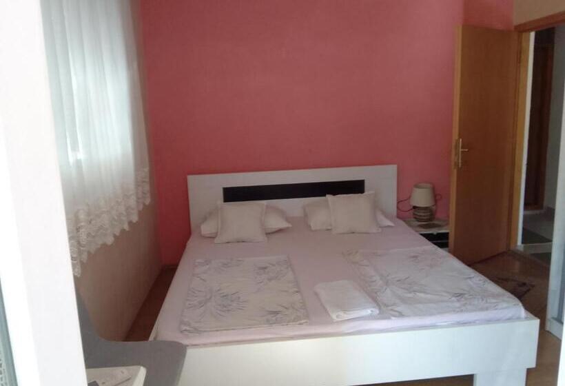 تختخواب و صبحانه Biba