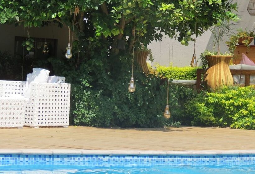 مبيت وإفطار Nkanhi Centro De Conferências E