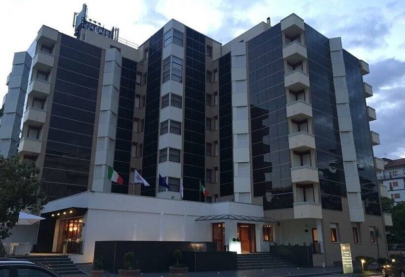 فندق Domus Grand