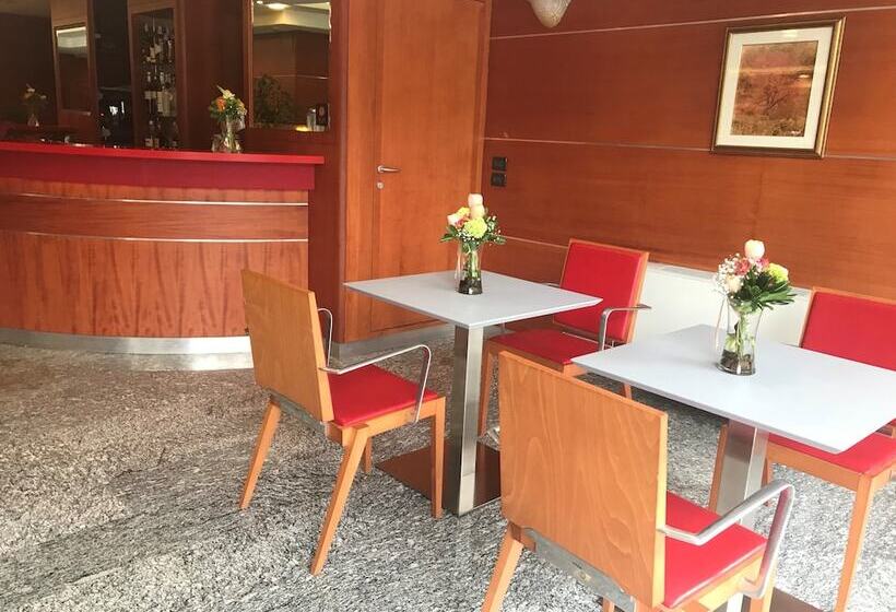 فندق Domus Grand