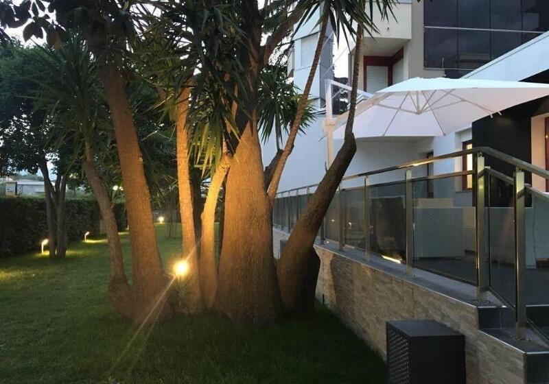 فندق Domus Grand