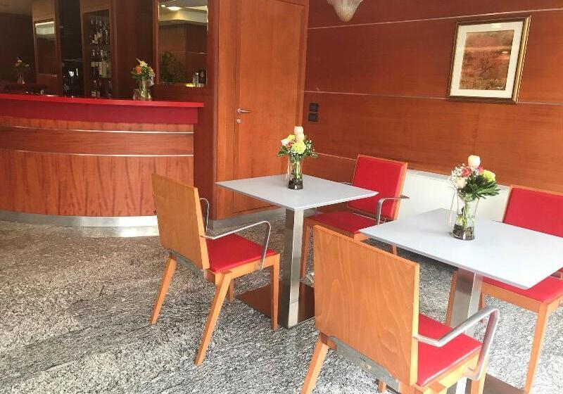 فندق Domus Grand