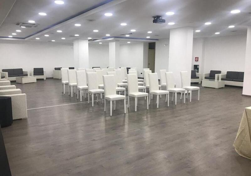 فندق Domus Grand