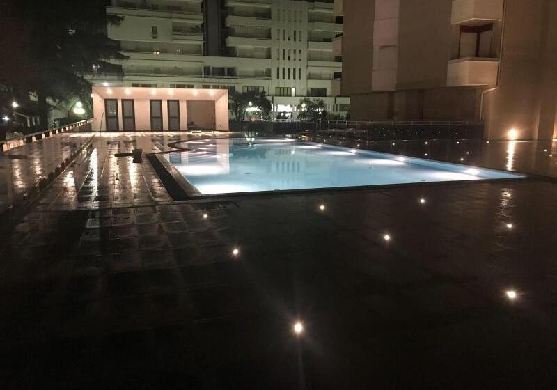 فندق Domus Grand