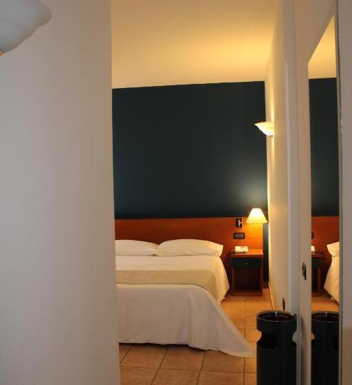 فندق Domus Grand