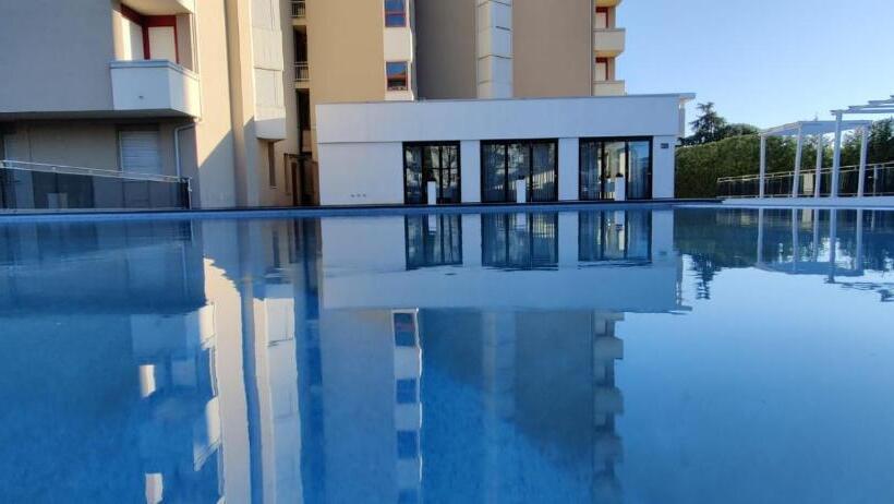 فندق Domus Grand