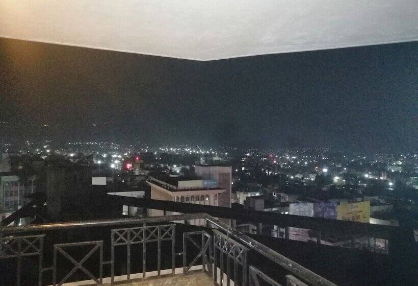 호텔 Maharaja Regency