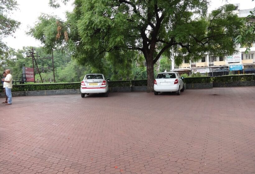 호텔 Maharaja Regency