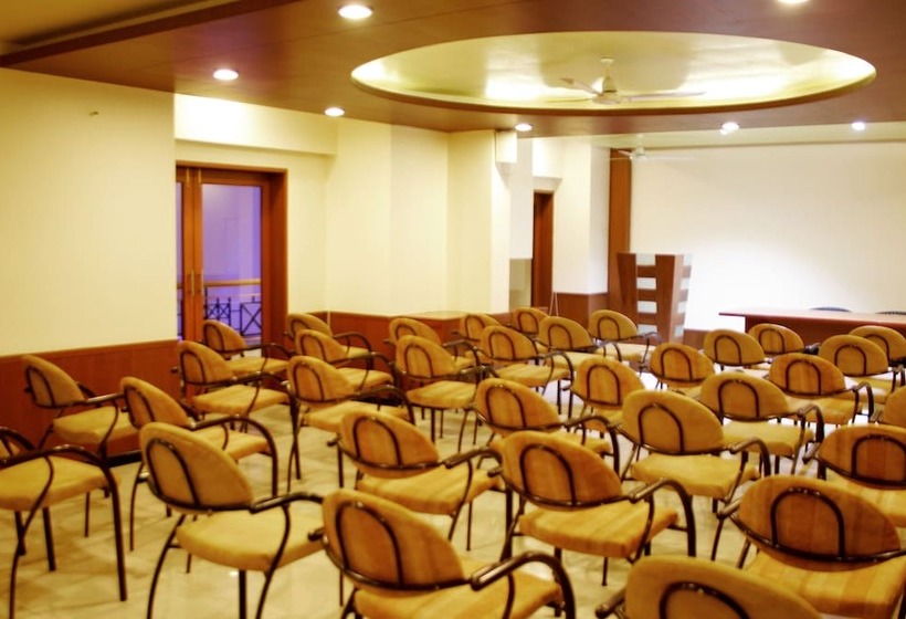 호텔 Maharaja Regency