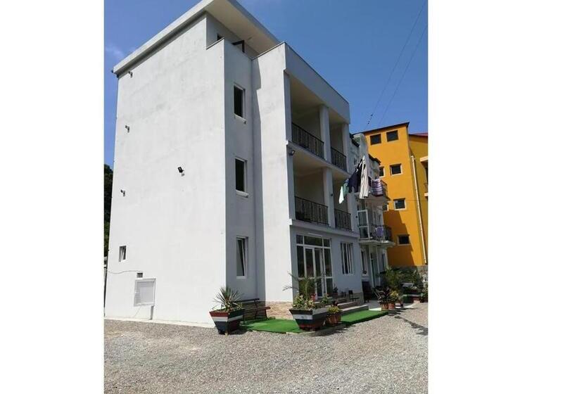 پانسیون Kvariati Beach Guesthouse Levaniko