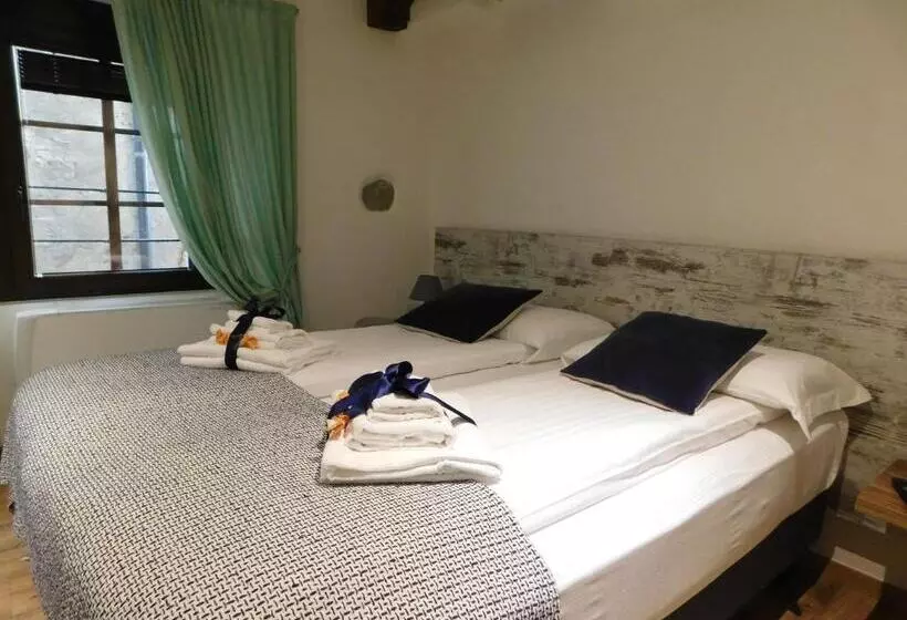 Majatalo Nicomat Rooms