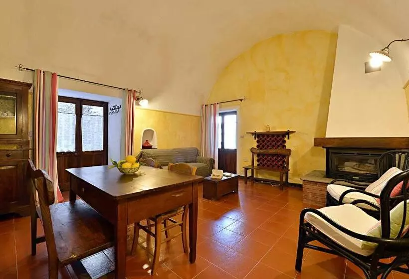 Aamiaismajoitus (B&B) La Casa Dei Nonni Castelbianco