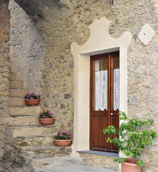 Aamiaismajoitus (B&B) La Casa Dei Nonni Castelbianco