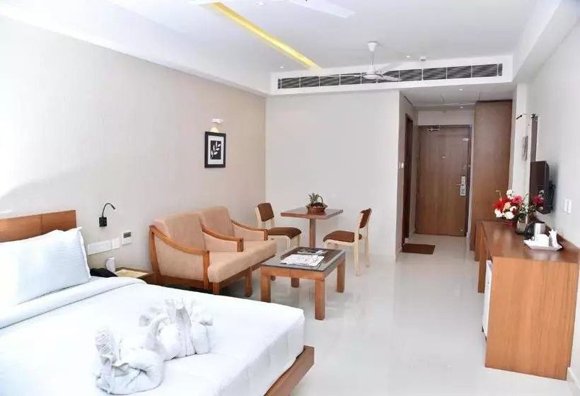 هتل Navaratna Inn - A Luxury