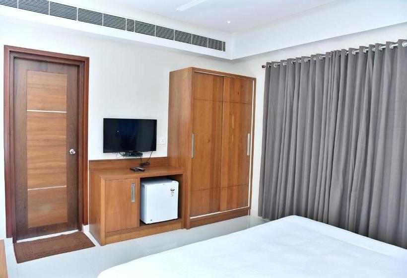 فندق Navaratna Inn - A Luxury