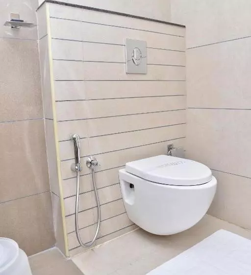 هتل Navaratna Inn - A Luxury