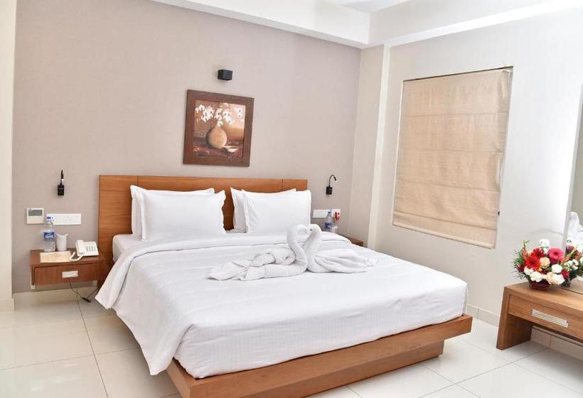 فندق Navaratna Inn - A Luxury