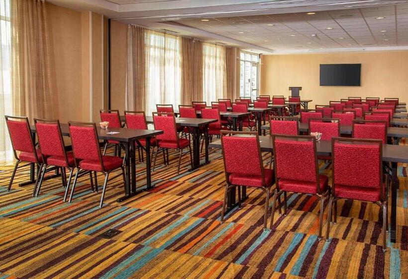 בית מלון כפרי Fairfield Inn & Suites By Marriott Harrisburg International Airport