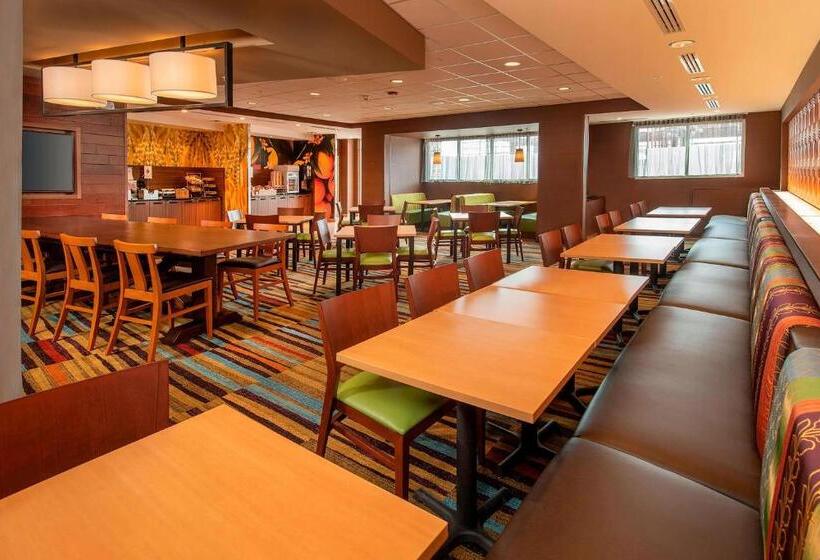 בית מלון כפרי Fairfield Inn & Suites By Marriott Harrisburg International Airport