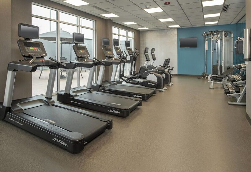 בית מלון כפרי Fairfield Inn & Suites By Marriott Harrisburg International Airport