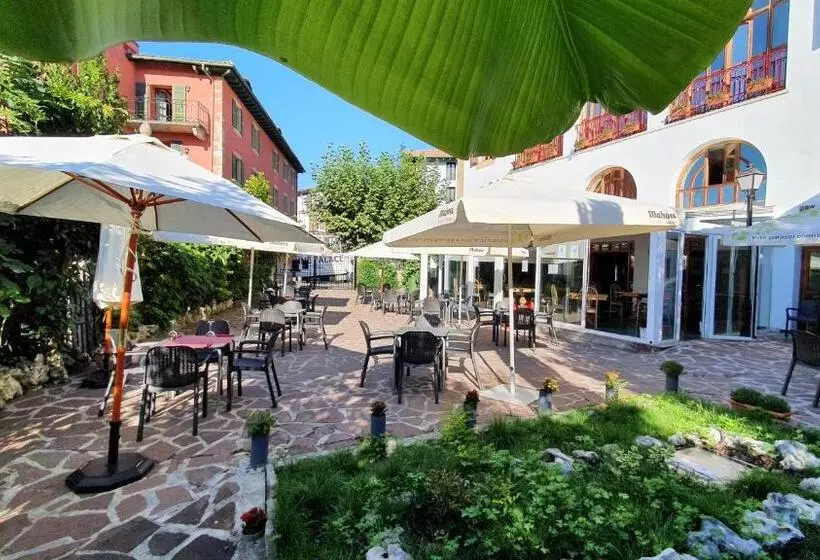 Majatalo Hostal Ansonea