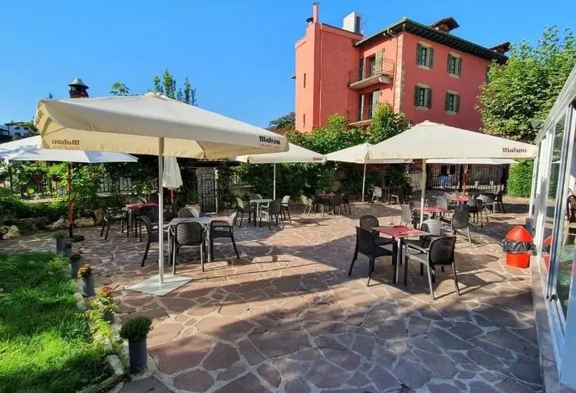 Majatalo Hostal Ansonea